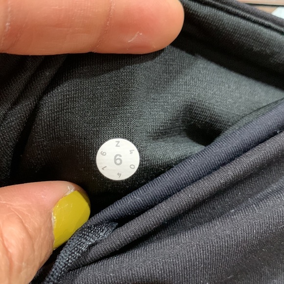 Lululemon Capri - Picture 10 of 10